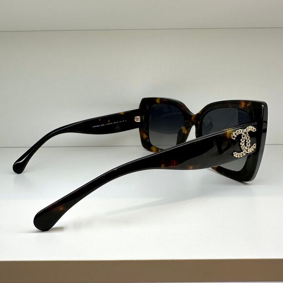 New CHANEL Sunglasses - Picture 6 of 16